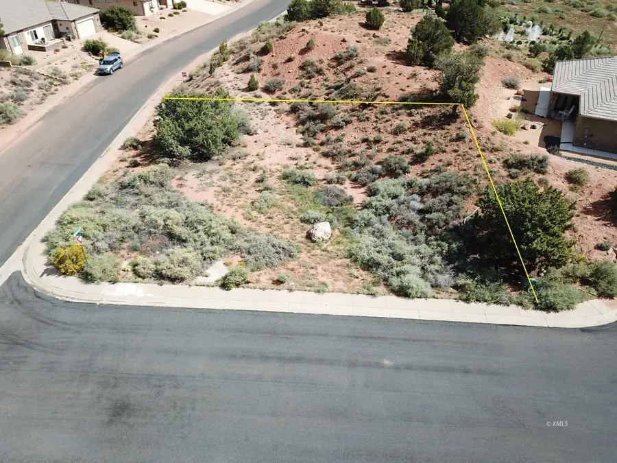 129 S Sand Trap Cir, Kanab, UT 84741 - #2