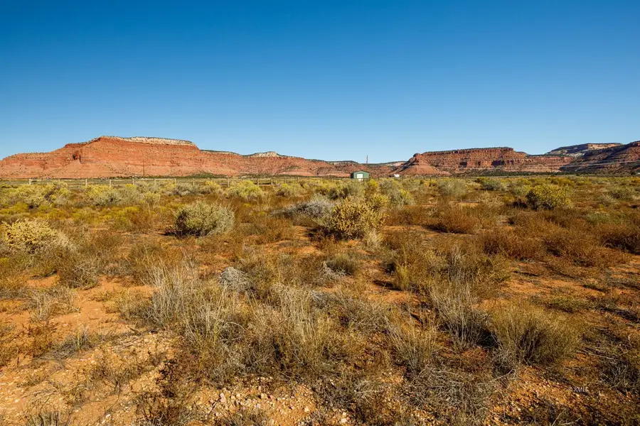 1555 S Lost Springs Dr, Kanab, UT 84741 - #3