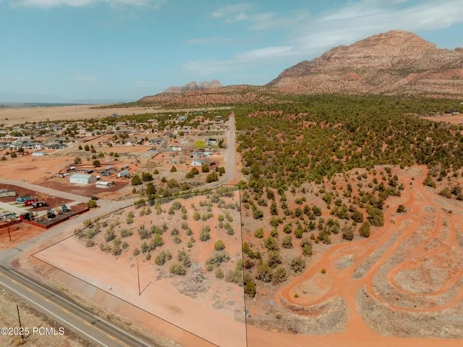 1933 S Cyn Drive, Hurricane, UT 84737 - #2