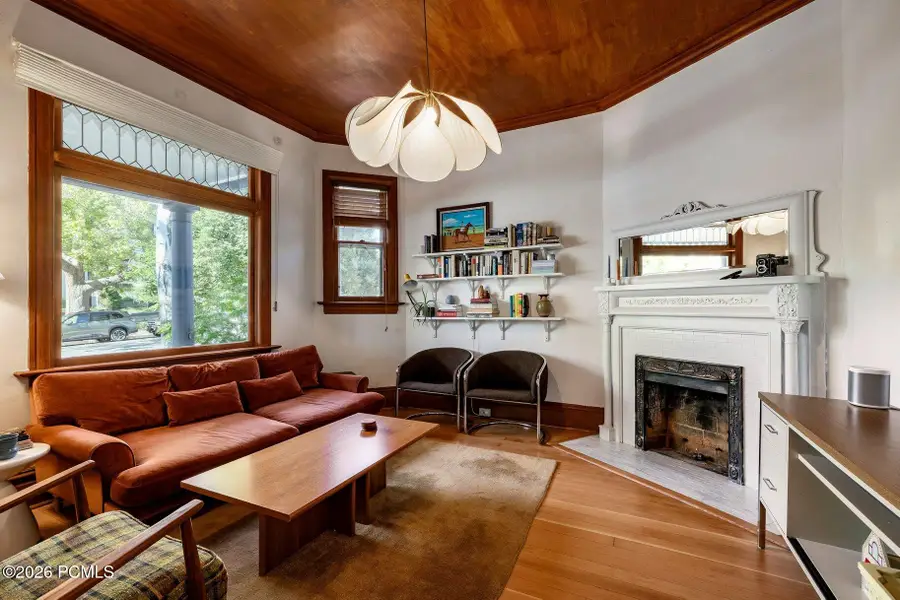 810 E 1st Avenue, Salt Lake City, UT 84103 - #2