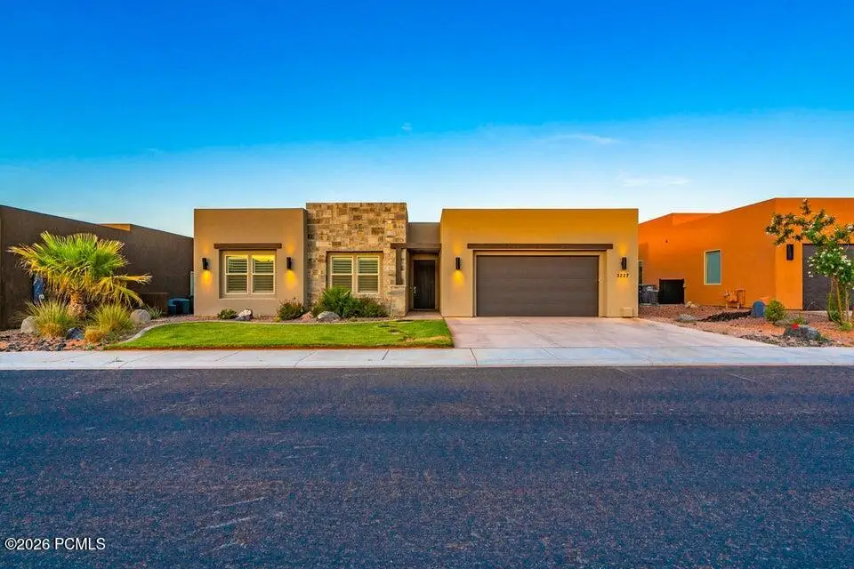 3227 S Hideaway Place, Hurricane, UT 84737 - #1