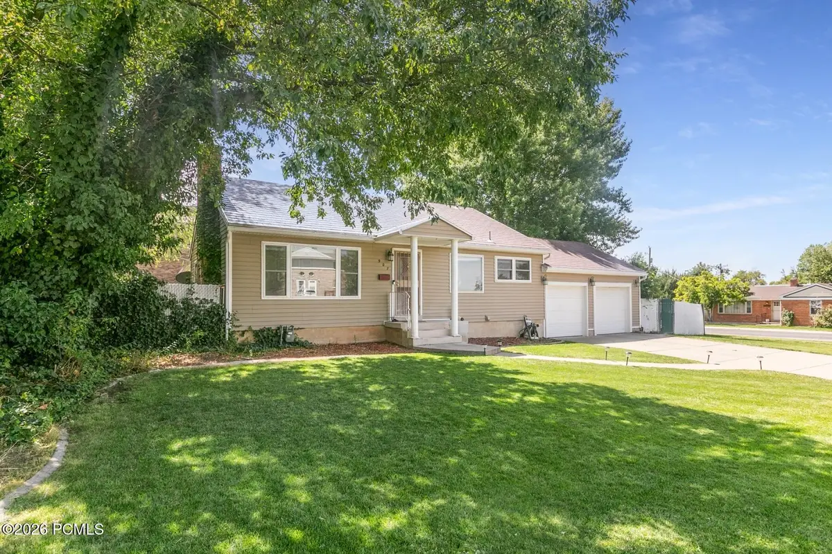 907 E Maple Street, Ogden, UT 84403 - #1