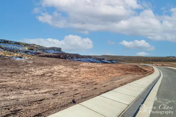 865 W Rock View Dr, Hurricane, UT 84737