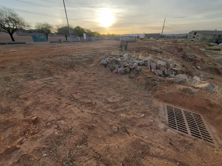 S Mall #4, Saint George, UT 84790 - #3