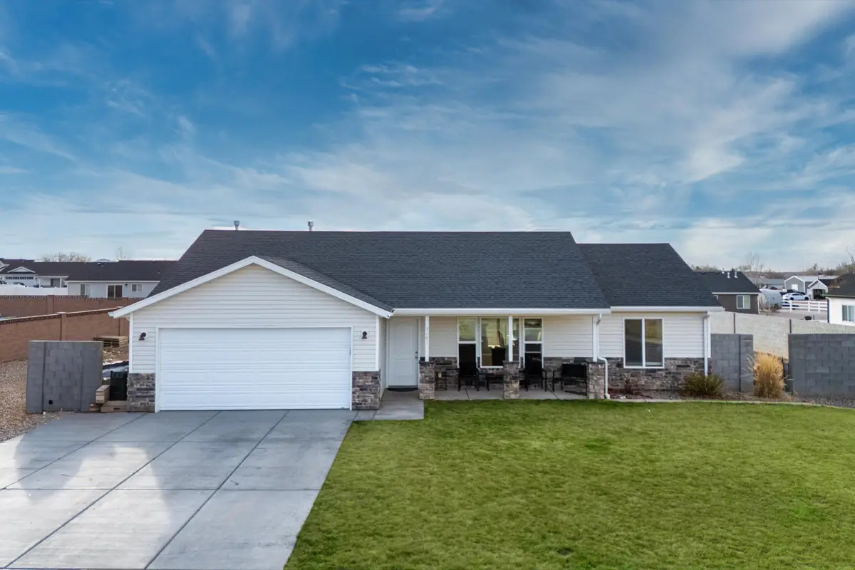 4281 N High Noon St, Enoch, UT 84021 - Image #1