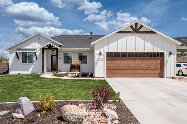 4302 N Tomahawk Dr, Enoch, UT 84721