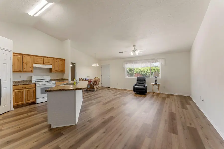 154 E Cyndi Ln, La Verkin, UT 84745 - Image #3