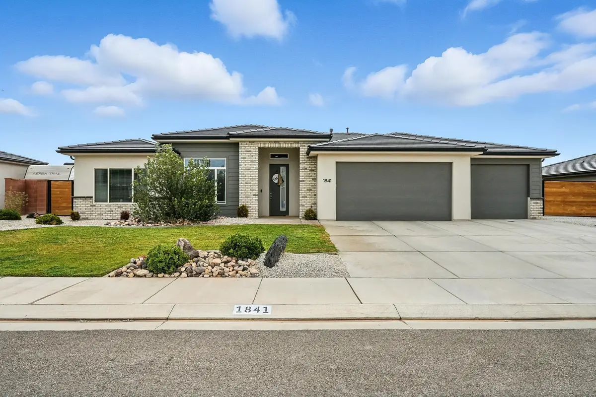 1841 E Honeycomb Dr, Saint George, UT 84790 - #1