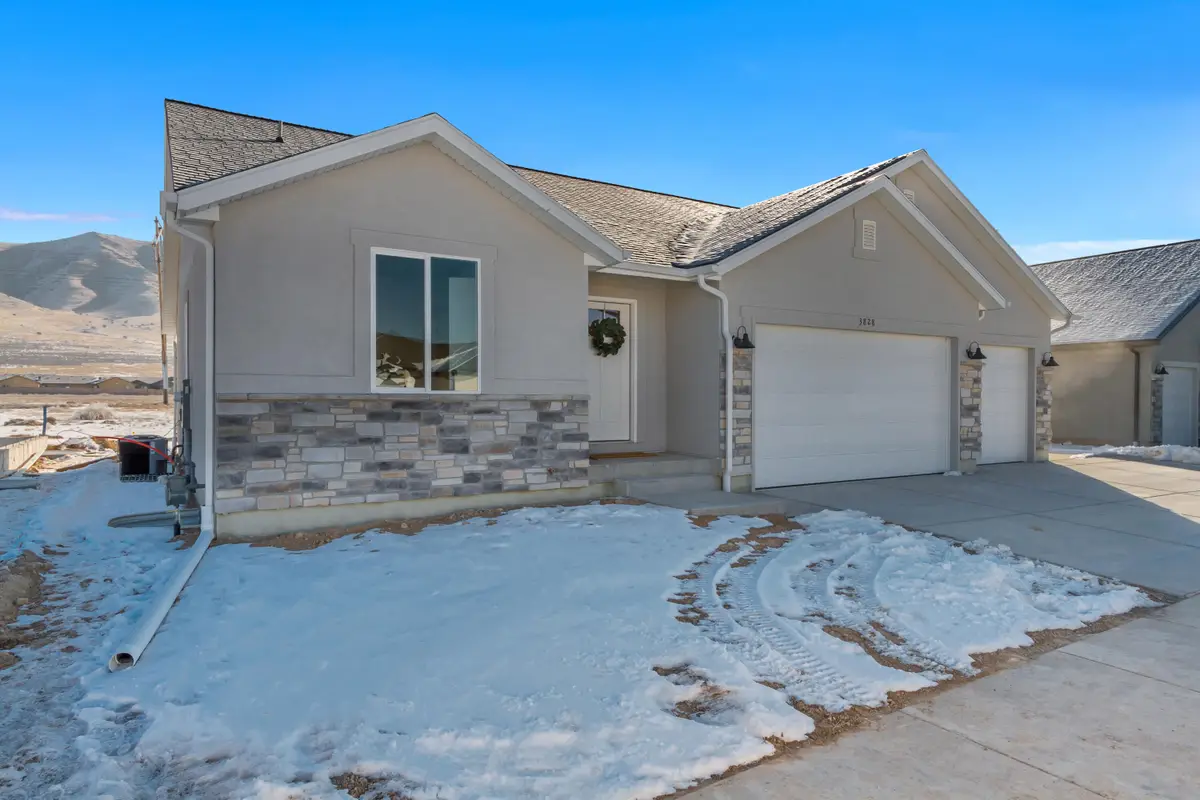 3714 N Daffodil Dr, Eagle Mountain, UT 84005 - Image #1