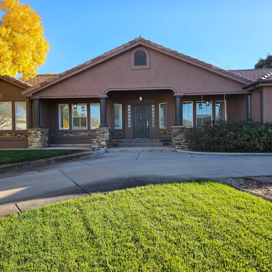 497 W Belmont Dr, Saint George, UT 84790 - Image #2