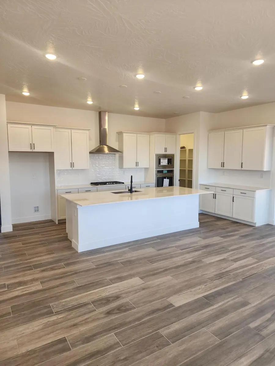 692 W Desert Dove Ln #(lot 3), Ivins, UT 84738 - Image #2