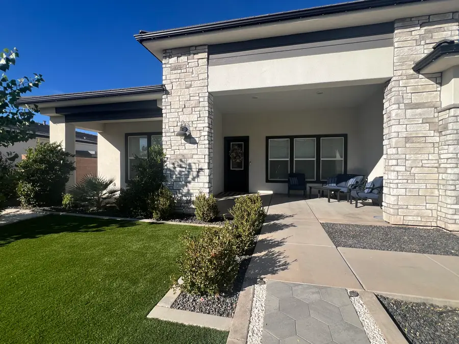 182 W Elinor Ln, Washington, UT 84780 - Image #2