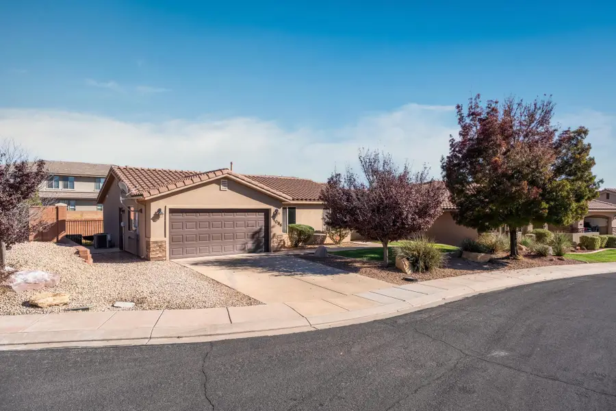1086 N Ocotillo Dr, Washington, UT 84780 - Image #2