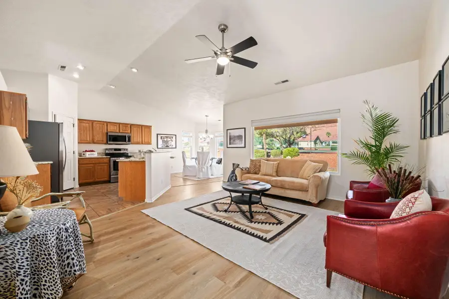 491 E Padre Lakes Dr, Ivins, UT 84738 - Image #3