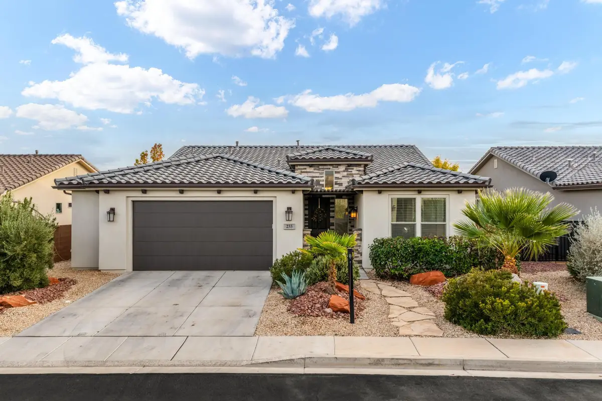233 W Green Jade Dr, Washington, UT 84780 - Image #1