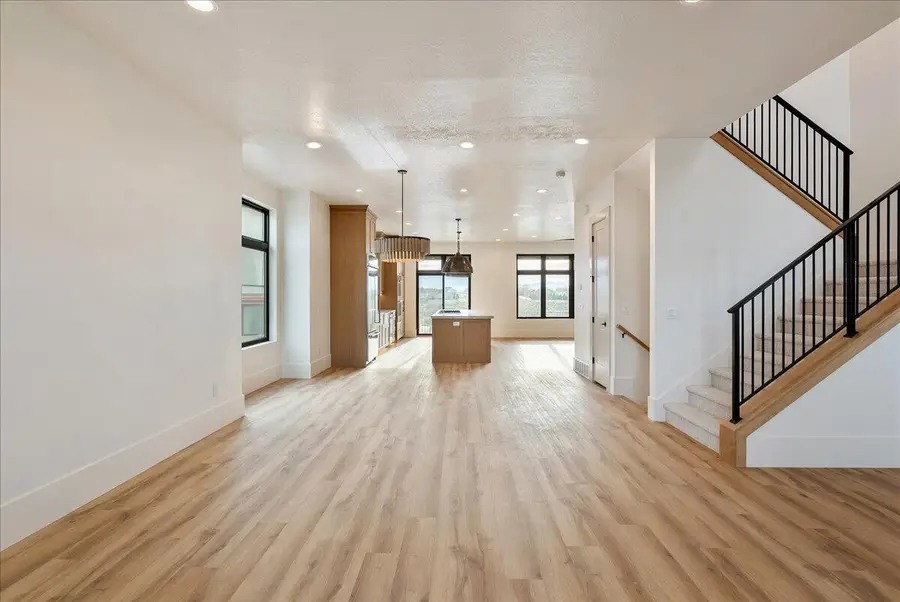 1618 E Center Pointe Dr, Lehi, UT 84043 - Image #3