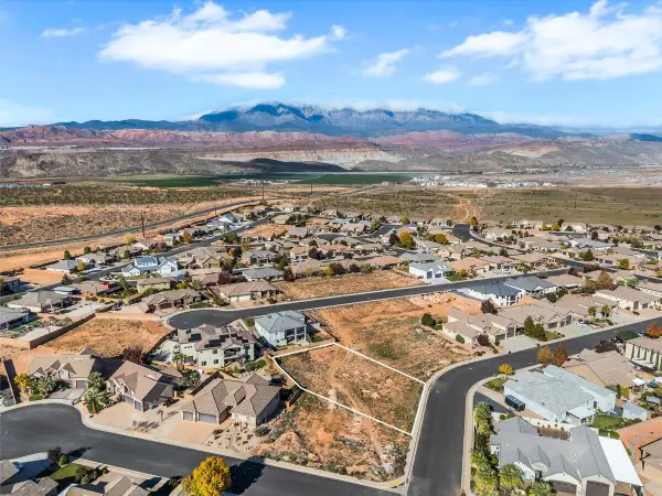 4294 W Lyle St, Hurricane, UT 84737