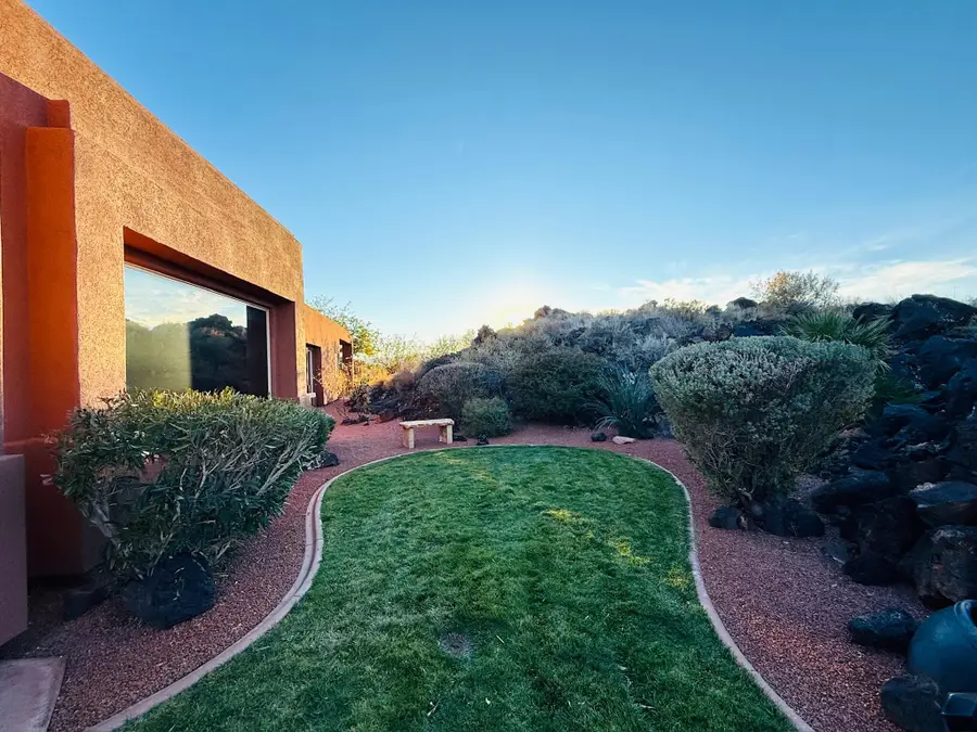 2590 Pioneer Parkway #UNIT 3, Santa Clara, UT 84765 - Image #2