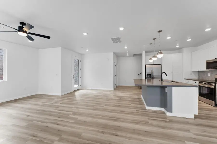 204 N Cliffside Dr #7, Hurricane, UT 84737 - Image #2