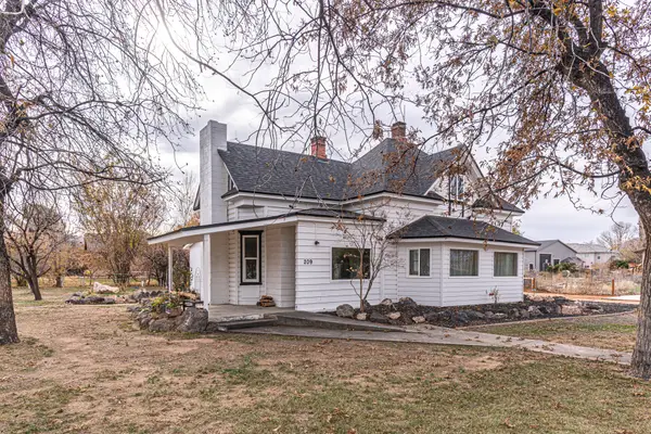 209 W 200 S, Hurricane, UT 84737