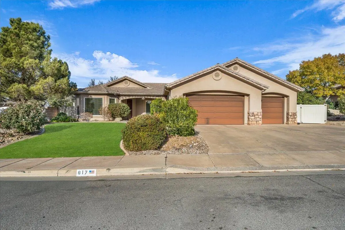 817 E Sonoran Dr, Washington, UT 84780 - #1