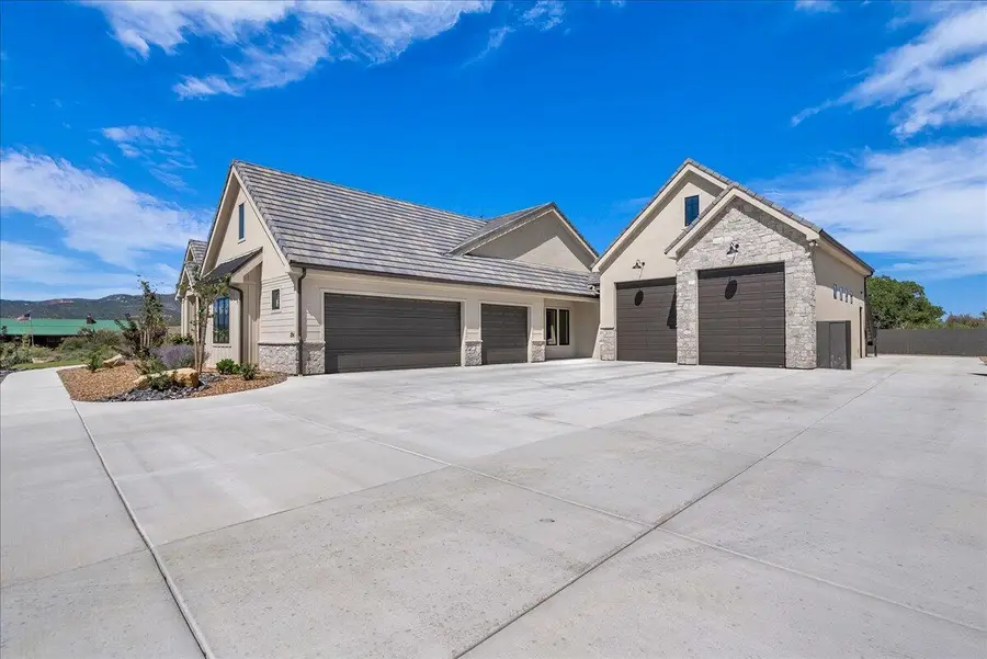 896 W Chuwi Path, New Harmony, UT 84757 - Image #2