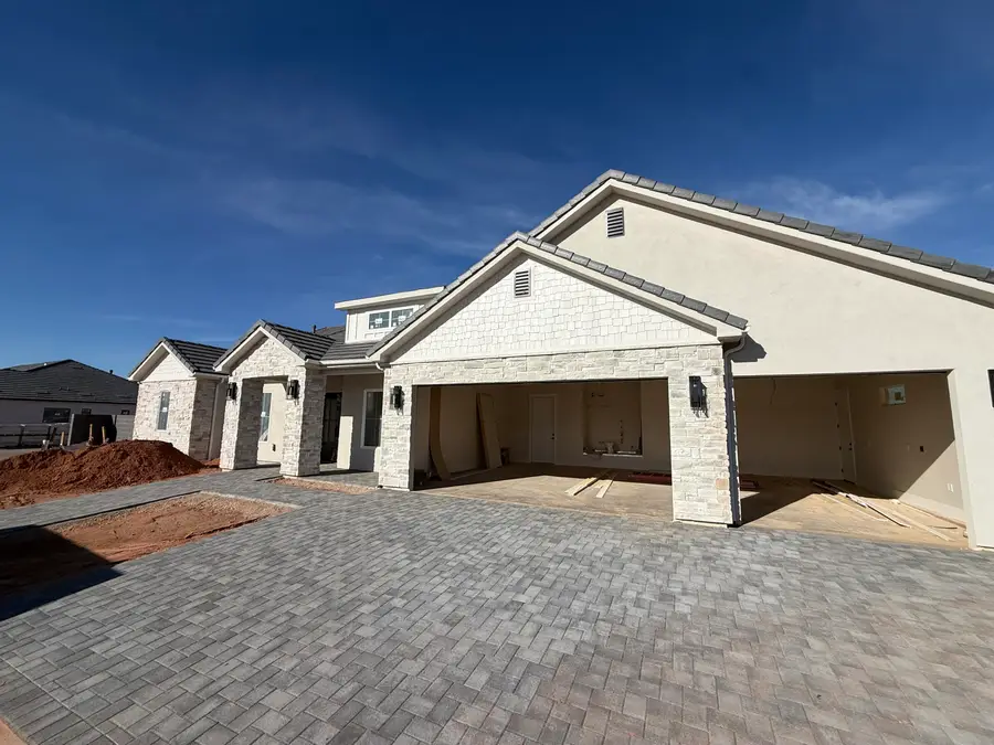 393 E Sidbury Rd, Washington, UT 84780 - Image #2