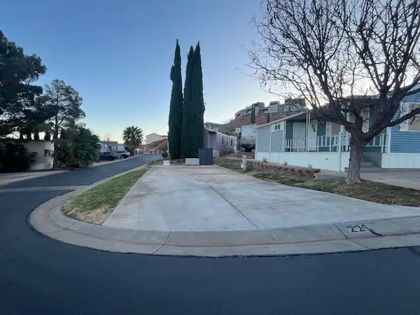 840 N Twin Lakes Dr, St George, UT 84770