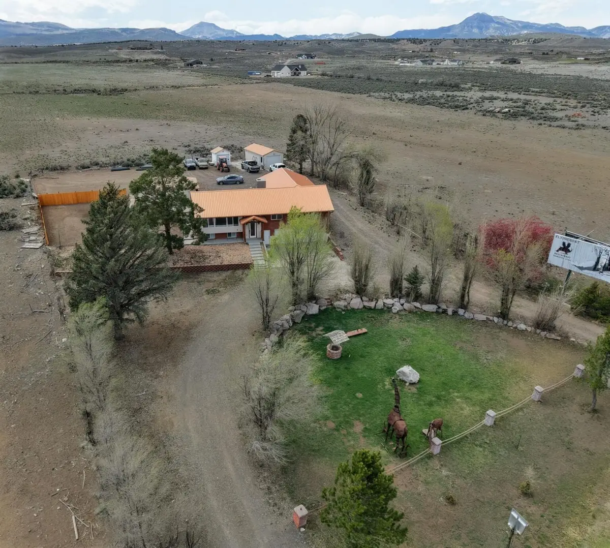915 N Main St, Panguitch, UT 84759 - #1