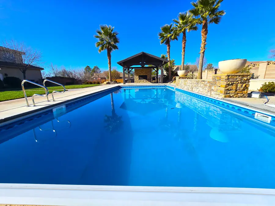 823 E Majestic Dr, Washington, UT 84780 - Image #2