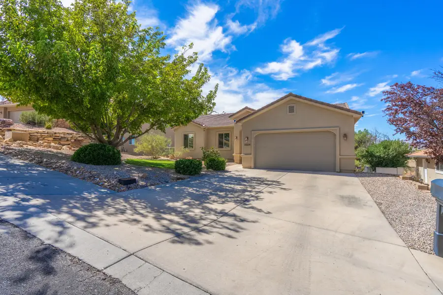 2254 S Pintura Dr, Saint George, UT 84790 - Image #2