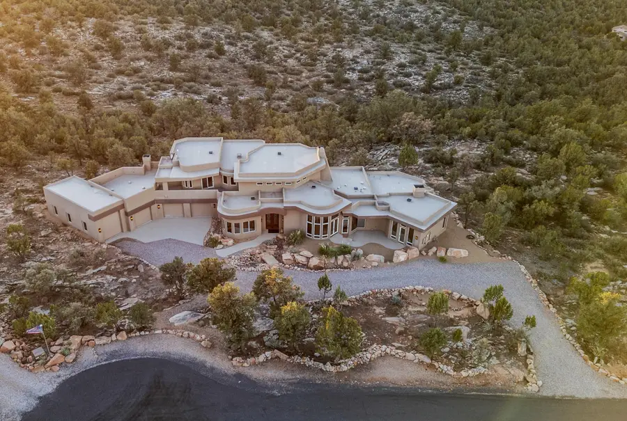 384 N Sundial Ridge Cir, Dammeron Valley, UT 84783 - Image #2