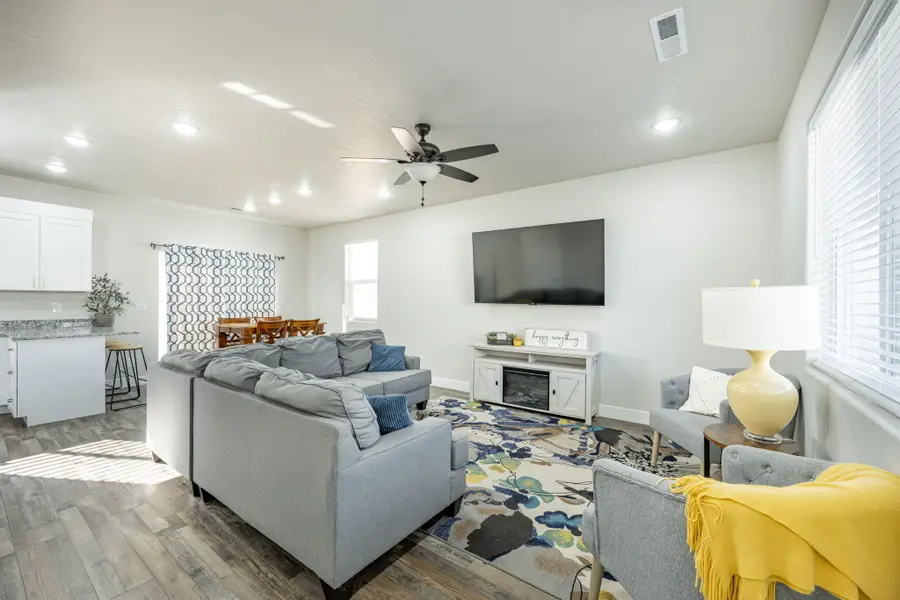 49 S 475 E #6, Enterprise, UT 84725 - Image #2