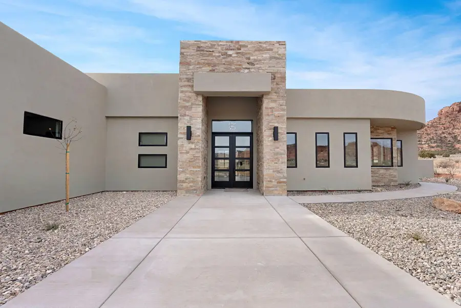 355 S Tala Cir, Kanab, UT 84741 - Image #2