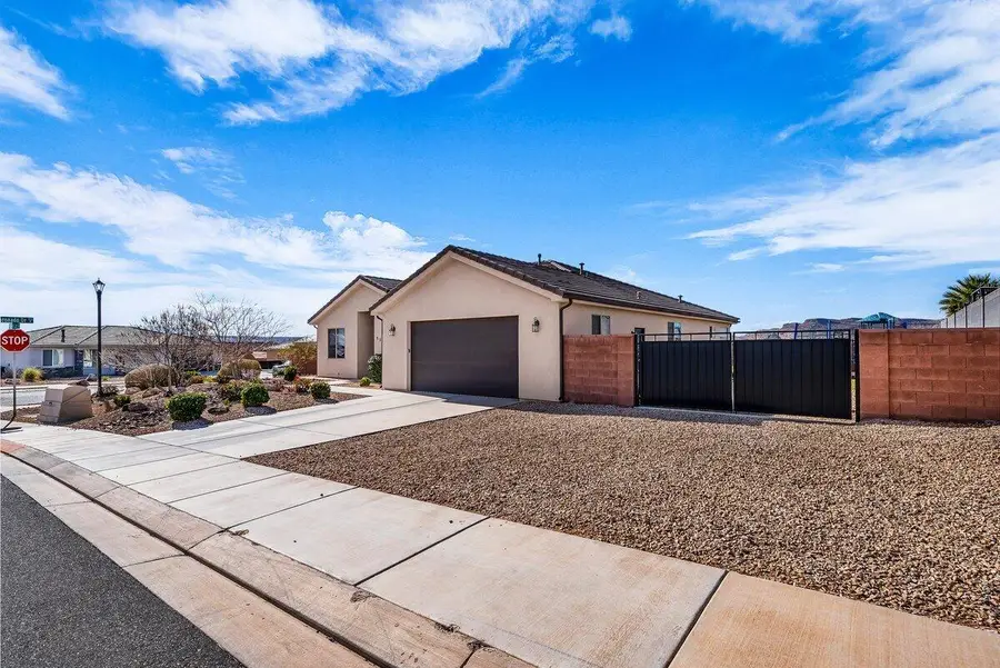 559 N Sarah Ln, Hurricane, UT 84737 - Image #2