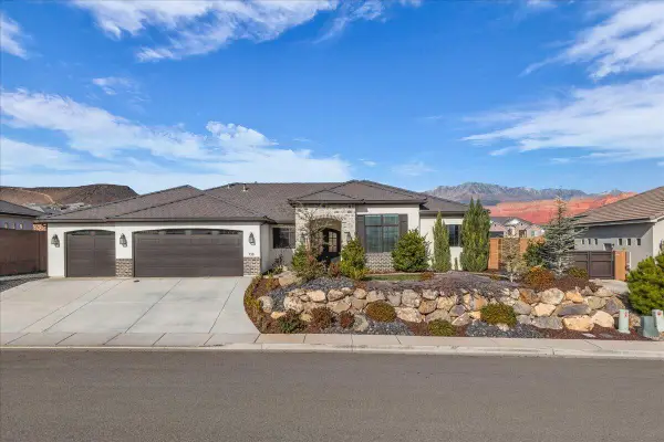 738 W Osprey Dr, Washington, UT 84780