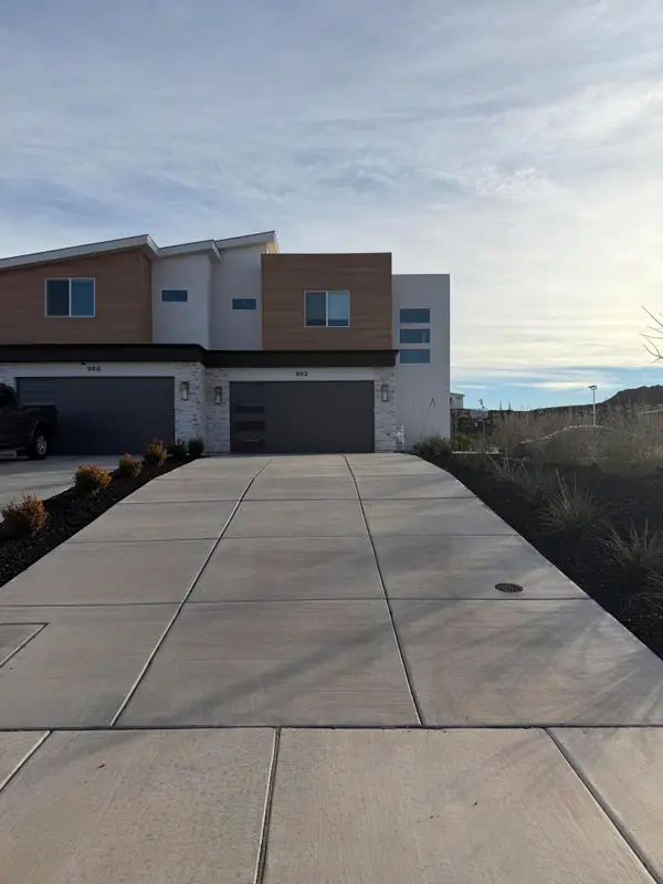 982 E Desert Cactus Dr, Washington, UT 84780