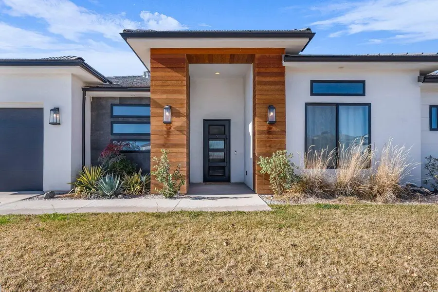 927 N Grand Heights Dr, Saint George, UT 84770 - Image #3