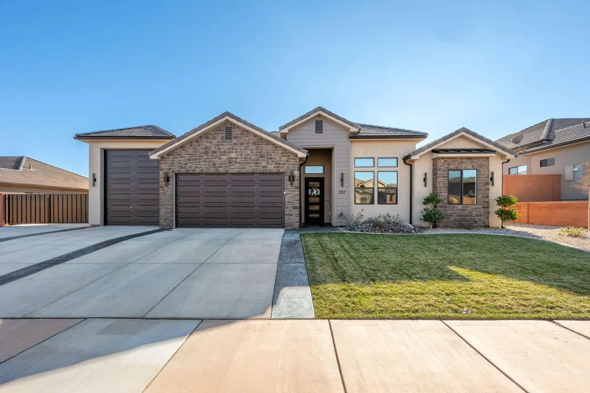 227 W United Way, Ivins, UT 84738 - Image #1