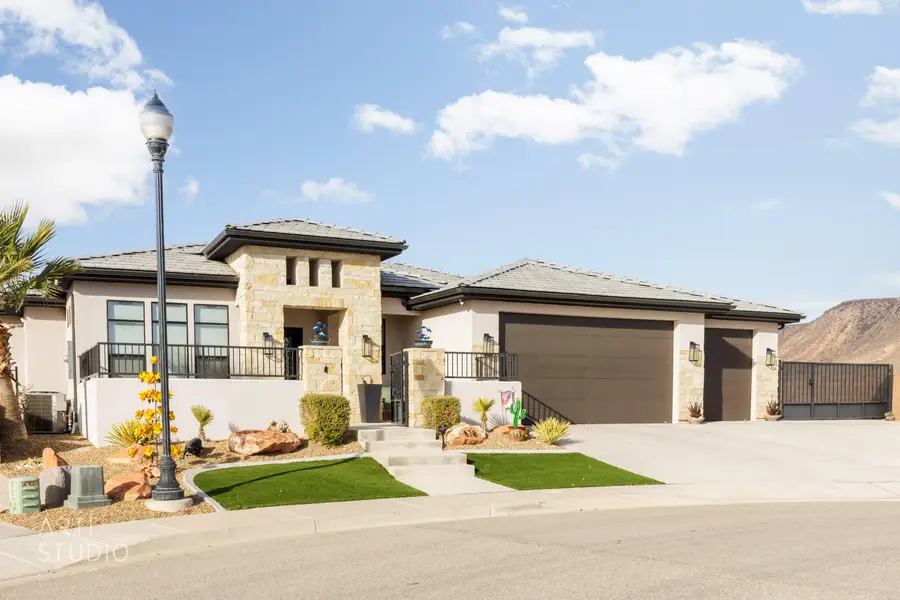 870 W Tortoise Cir, Washington, UT 84780 - Image #2