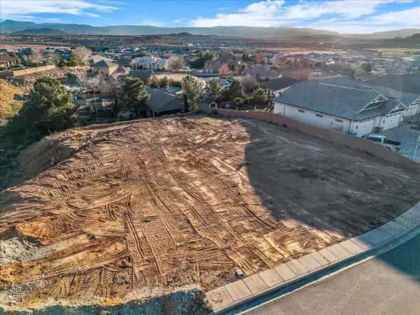 1290 E Royal Sunset Rd, Washington, UT 84780