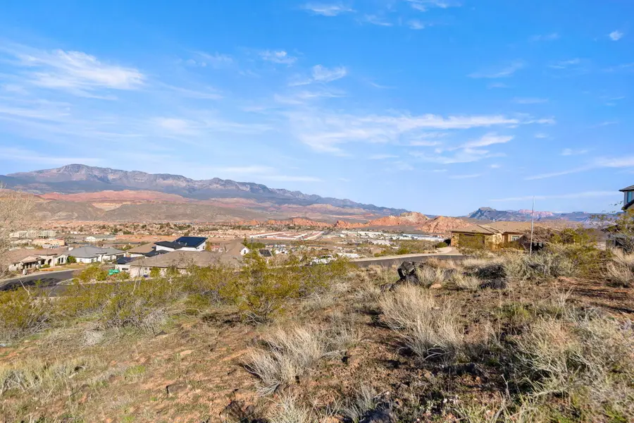 2393 W Ridge View Dr, Hurricane, UT 84737 - Image #2