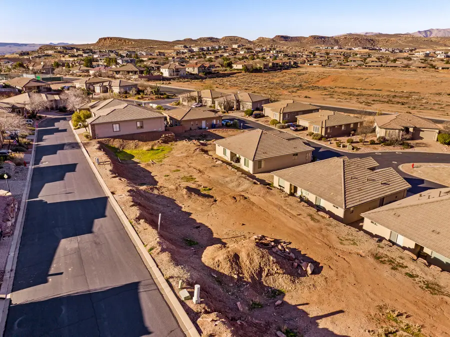 2261 Tonaquint Dr, Saint George, UT 84770 - Image #2
