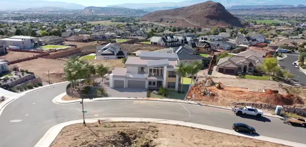 2094 S S Pony Way, Washington, UT 84780