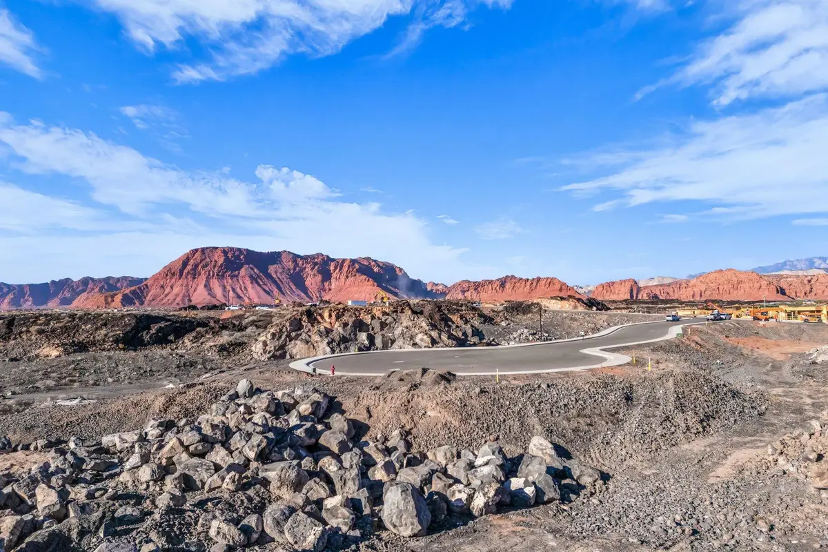 2431 Phil Smith Ct, Santa Clara, UT 84765 - Image #1