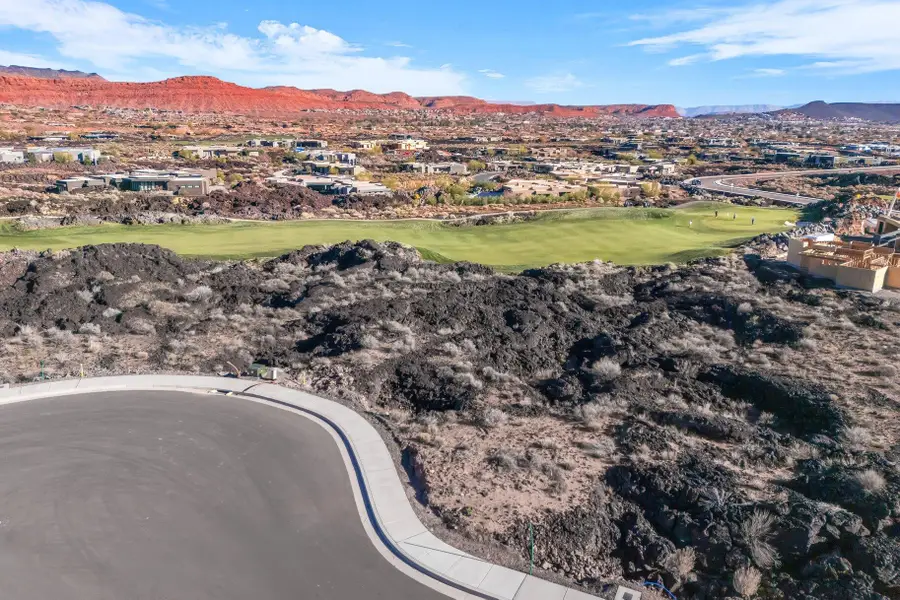 2442 S Village Dr, Santa Clara, UT 84765 - Image #2