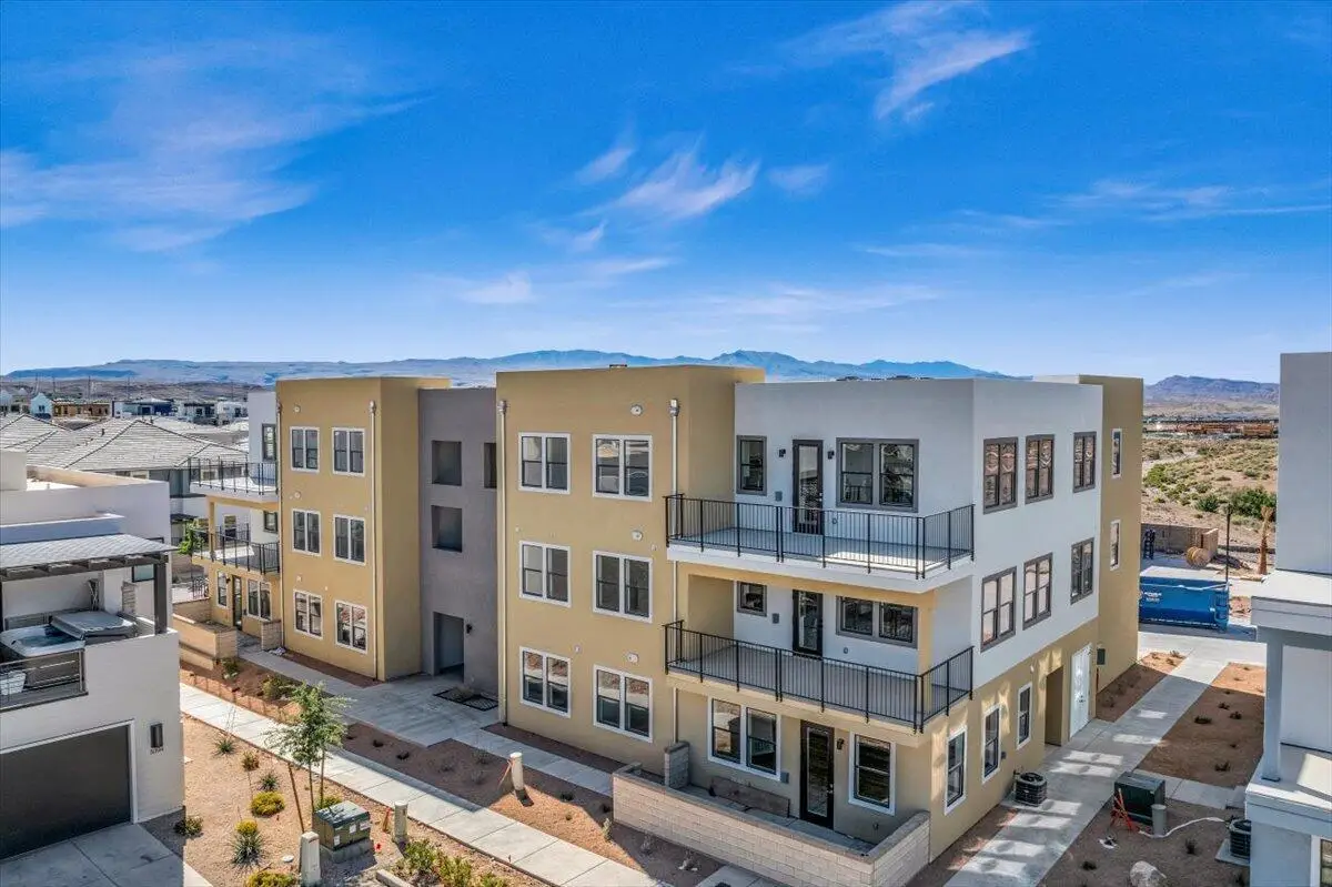 747 W Periwinkle Ln #302, Saint George, UT 84790 - #1