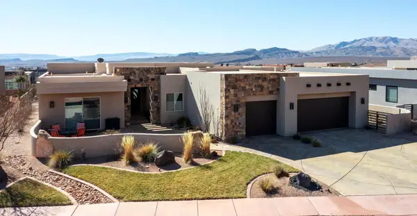 676 E Palisades Dr E, Ivins, UT 84738