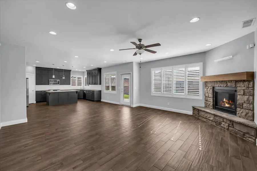 3326 E Blackbrush Dr, Saint George, UT 84790 - #3