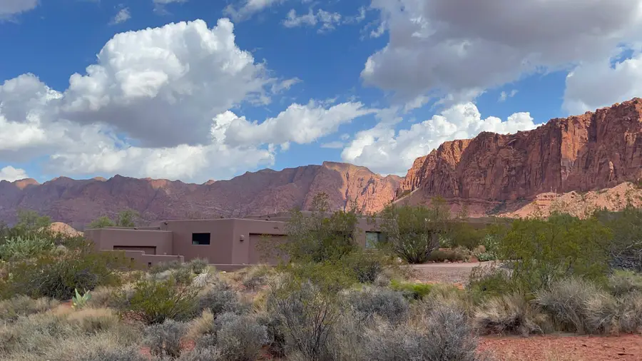 823 N Agave Ct, Ivins, UT 84738 - Image #2